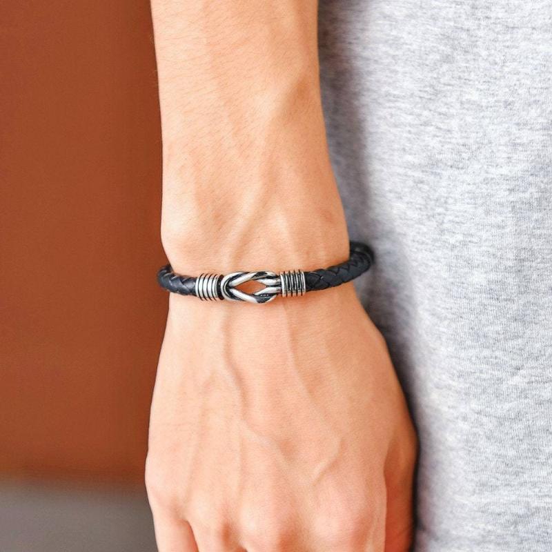 Round Magnetic Buckle Leather Bracelet